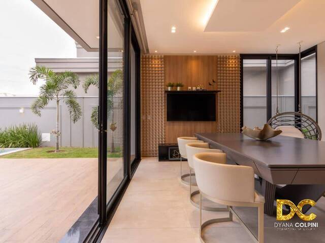 #137 - Casa em condomínio para Venda em Cuiabá - MT