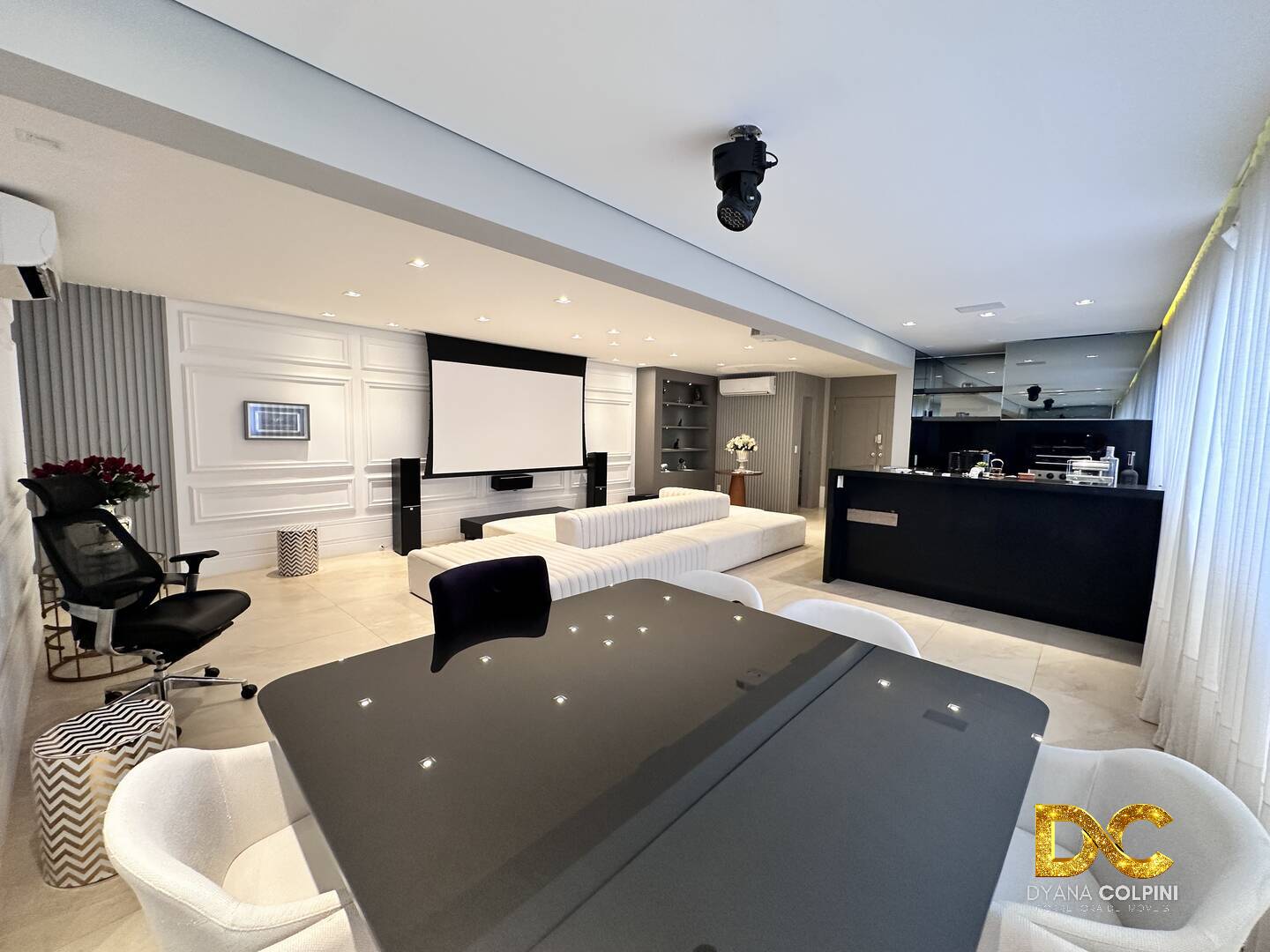 Apartamento para alugar com 3 quartos, 209m² - Foto 2