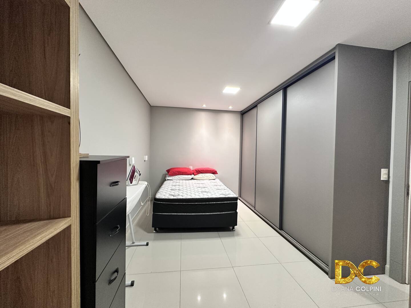 Apartamento para alugar com 3 quartos, 209m² - Foto 10