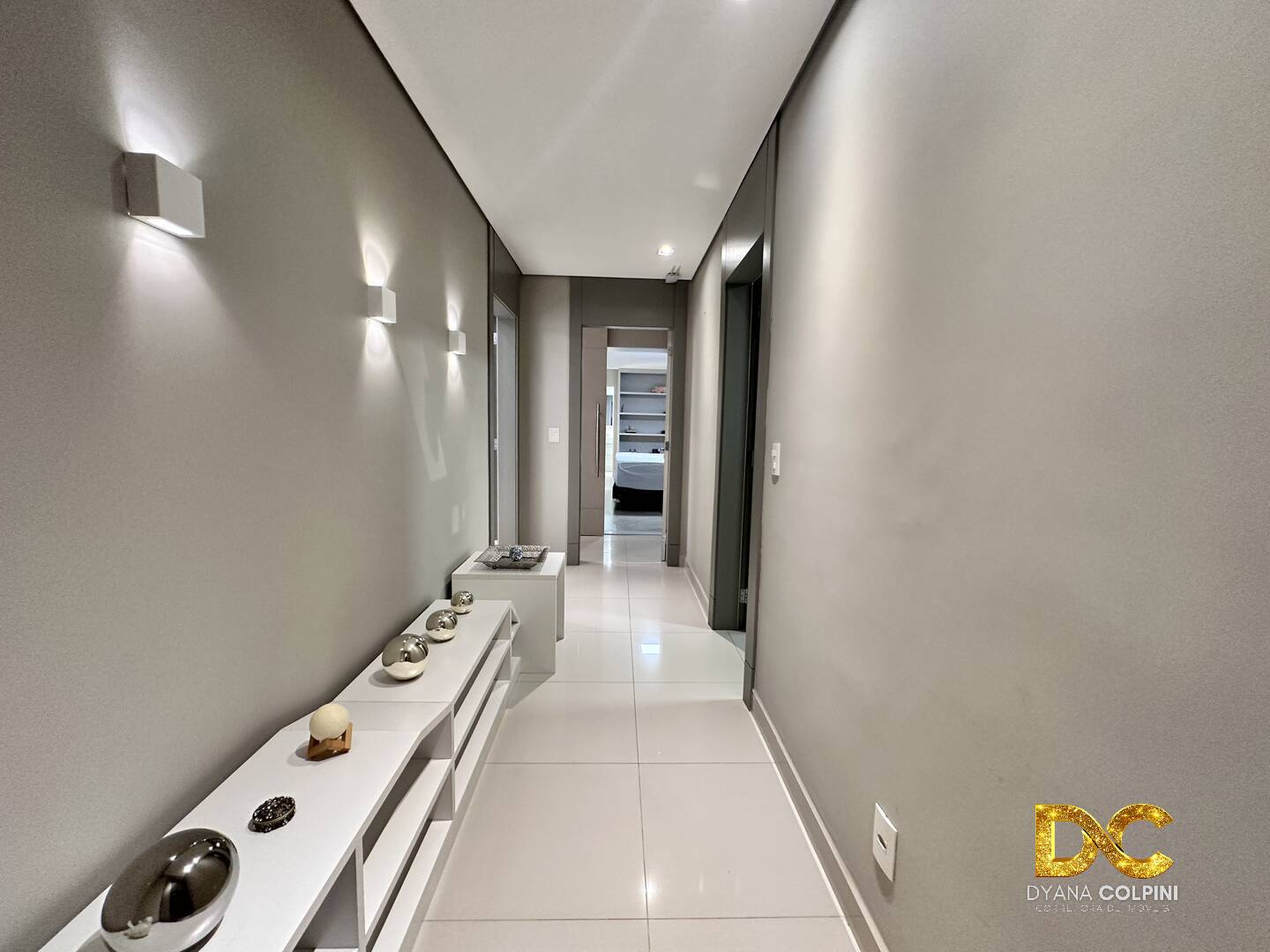 Apartamento para alugar com 3 quartos, 209m² - Foto 12