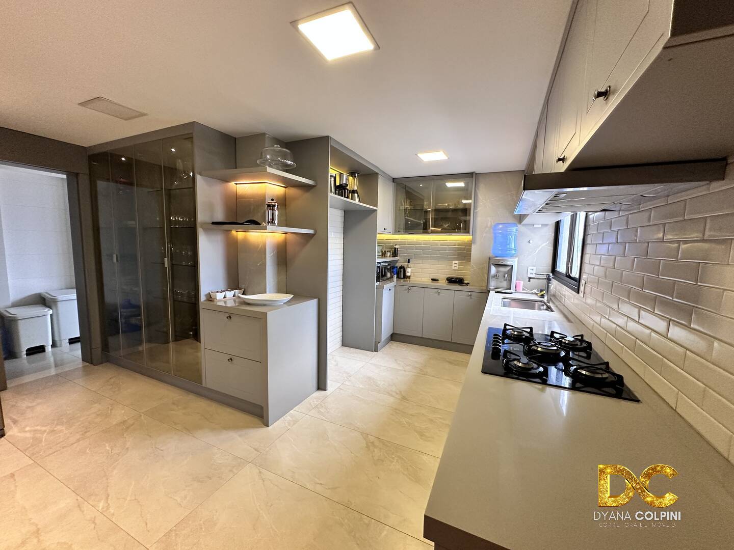 Apartamento para alugar com 3 quartos, 209m² - Foto 16